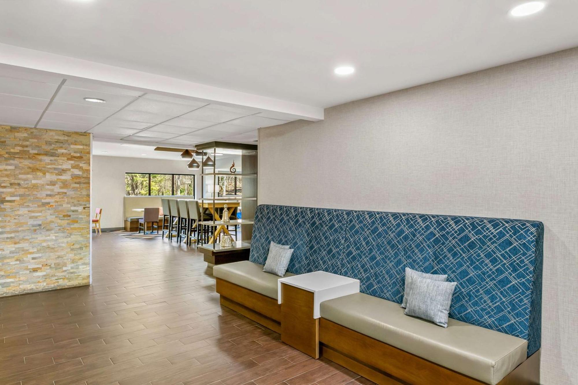 Hampton Inn Bowie Exterior photo
